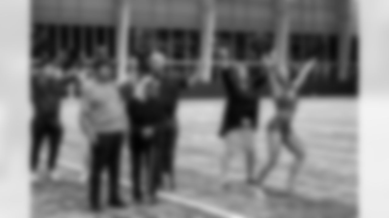 TAMPA, FL - January 02, 2026 - Tampa Bay Buccaneers Cheerleaders field rehearsal at AdventHealth Training Center. Photo By Tori Richman/Tampa Bay Buccaneers