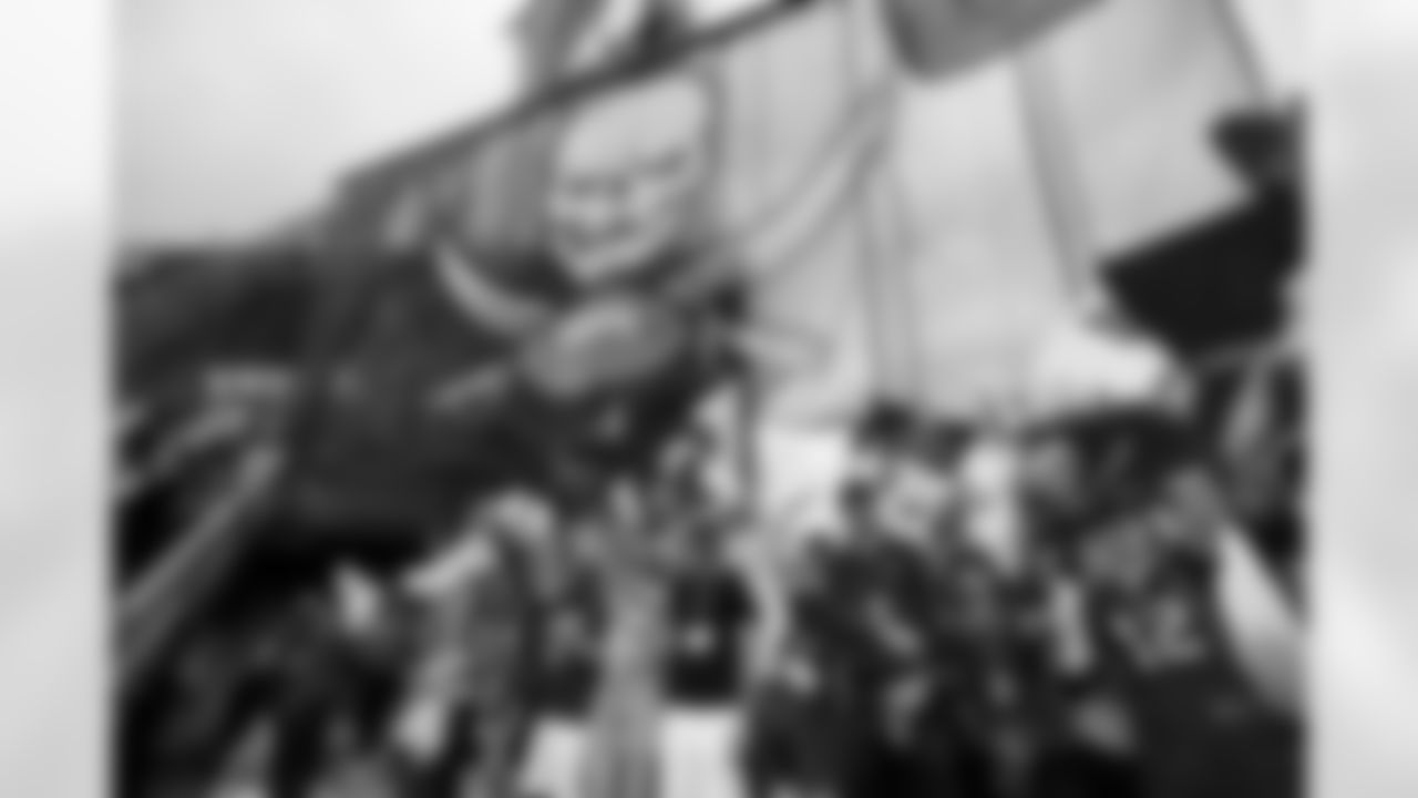 TAMPA, FL - November 09, 2025 - Fans on the pirate ship during the game between the New England Patriots and Tampa Bay Buccaneers. The Bucs lost the game, 28-23. Photo By Dave Pullis/Tampa Bay Buccaneers