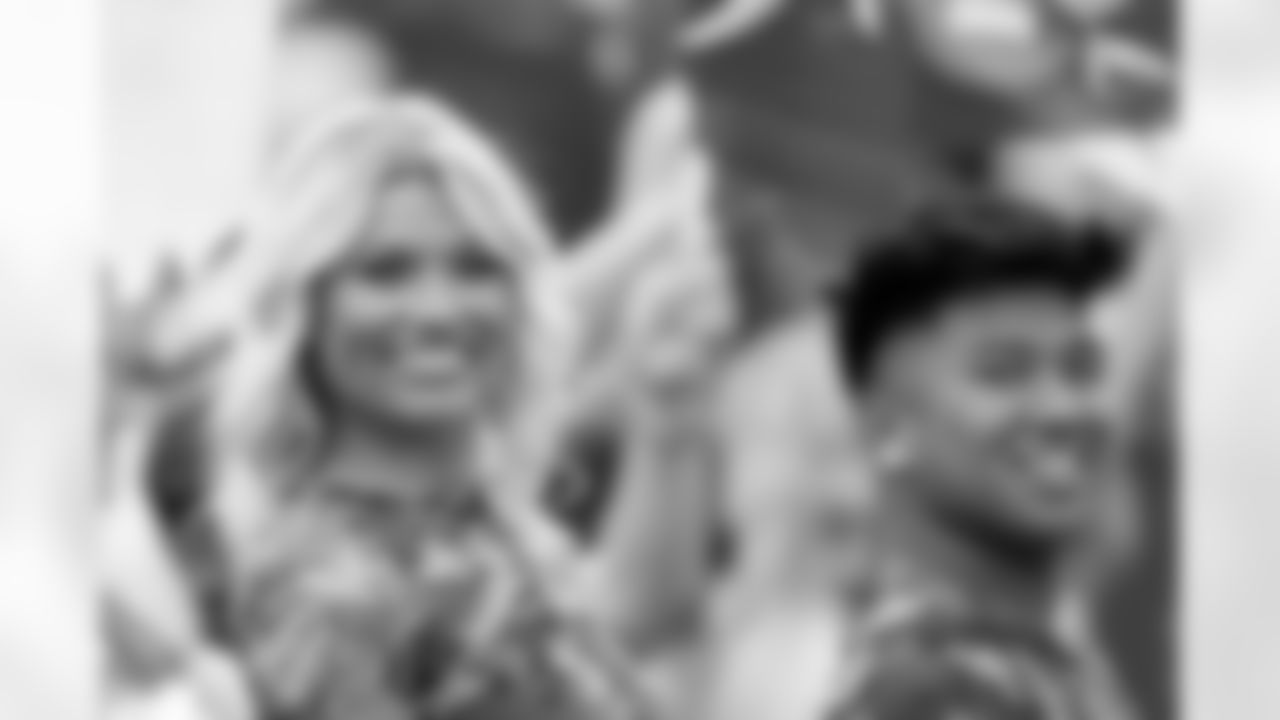 TAMPA, FL - November 09, 2025 - Tampa Bay Buccaneers Cheerleaders during the game between the New England Patriots and Tampa Bay Buccaneers. The Bucs lost the game, 28-23. Photo By Doug DeFelice/Tampa Bay Buccaneers