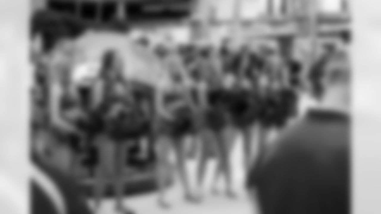 TAMPA, FL - January 03, 2026 - The Carolina Panthers and Tampa Bay Buccaneers play a regular season game at Raymond James Stadium. The Bucs won the game, 16-14. Photo By Dave Pullis/Tampa Bay Buccaneers