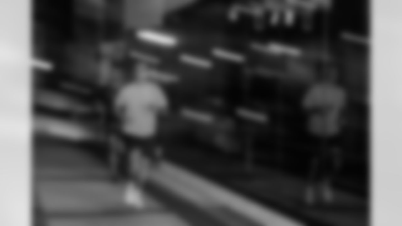 ST. PETERSBURG, FL - November 13, 2025 - Participants during "Bucs Run" Raise The Flags event with Pinellas Run Club at Park & Rec in St. Petersburg. Photo By Doug DeFelice/Tampa Bay Buccaneers