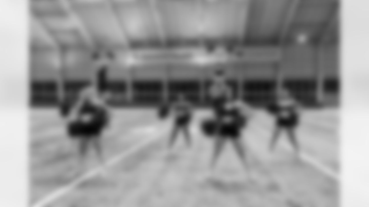 TAMPA, FL - November 20, 2025 - Tampa Bay Buccaneers Cheerleaders during Field Rehearsal at AdventHealth Training Center. Photo By Tori Richman/Tampa Bay Buccaneers