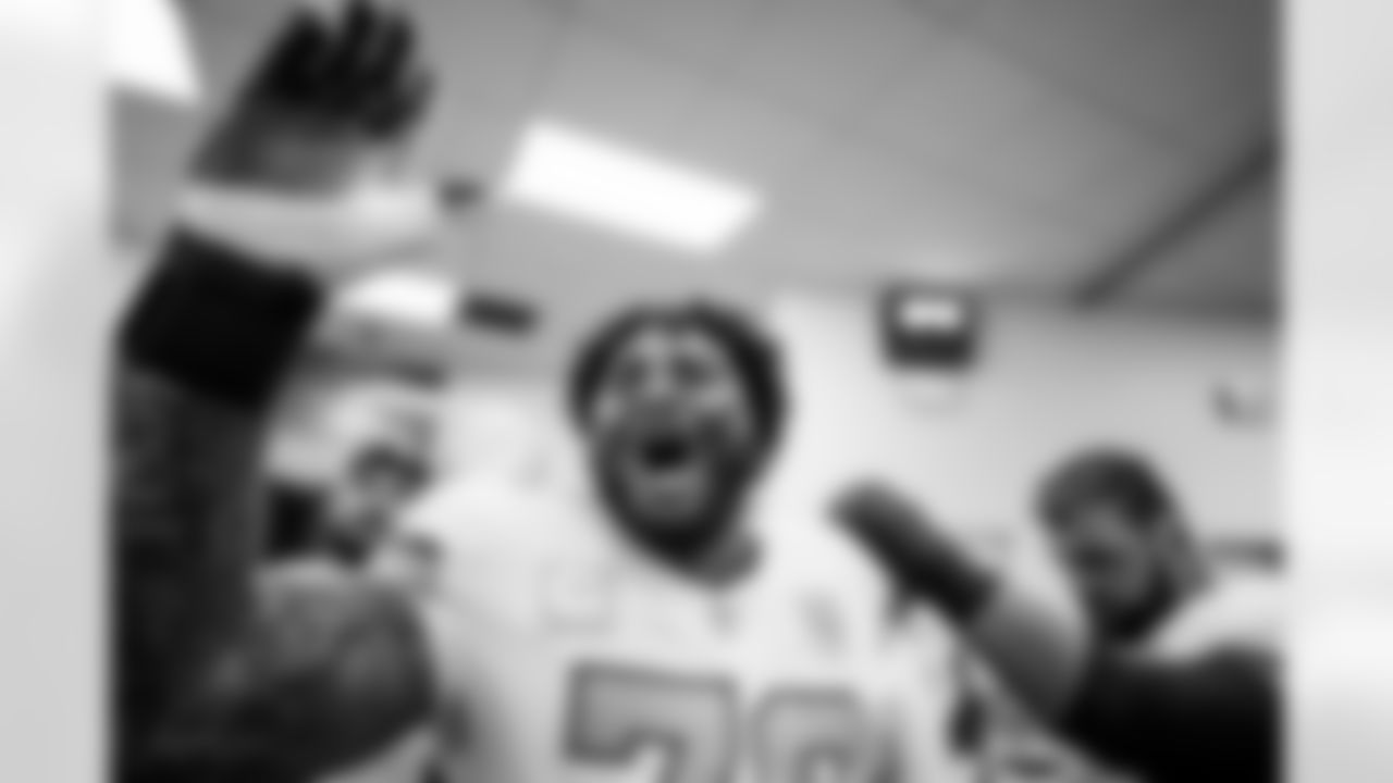 SEATTLE, WA - October 05, 2025 - Tackle Tristan Wirfs #78 of the Tampa Bay Buccaneers before the game between the Tampa Bay Buccaneers and Seattle Seahawks. The Bucs won the game, 38-35. Photo By Tori Richman/Tampa Bay Buccaneers