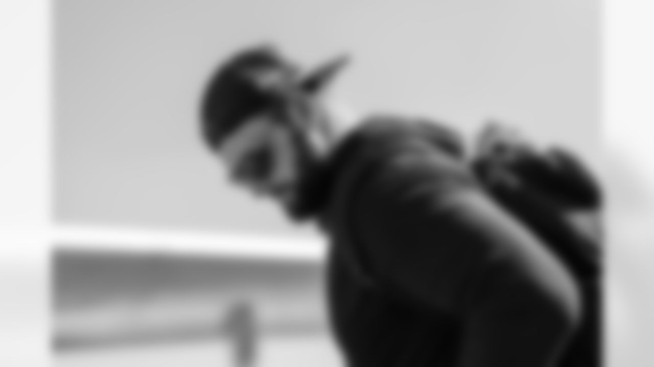 TAMPA, FL - November 15, 2025 - Guard Ben Bredeson #68 of the Tampa Bay Buccaneers departs before the Bucs' game against the Buffalo Bills. Photo By Tori Richman/Tampa Bay Buccaneers