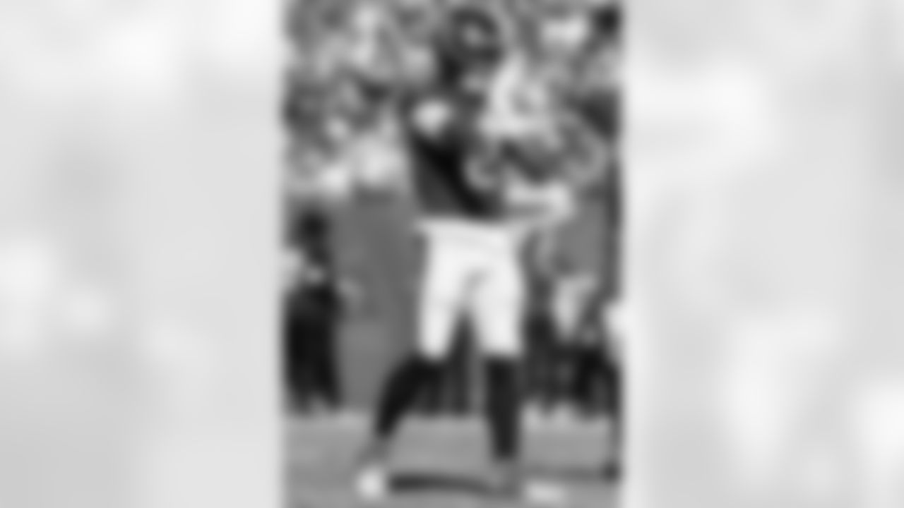 TAMPA, FL - November 30, 2025 - Wide Receiver Emeka Egbuka #2 of the Tampa Bay Buccaneers during the game between the Arizona Cardinals and Tampa Bay Buccaneers. The Bucs won the game, 20-17. Photo By Doug DeFelice/Tampa Bay Buccaneers