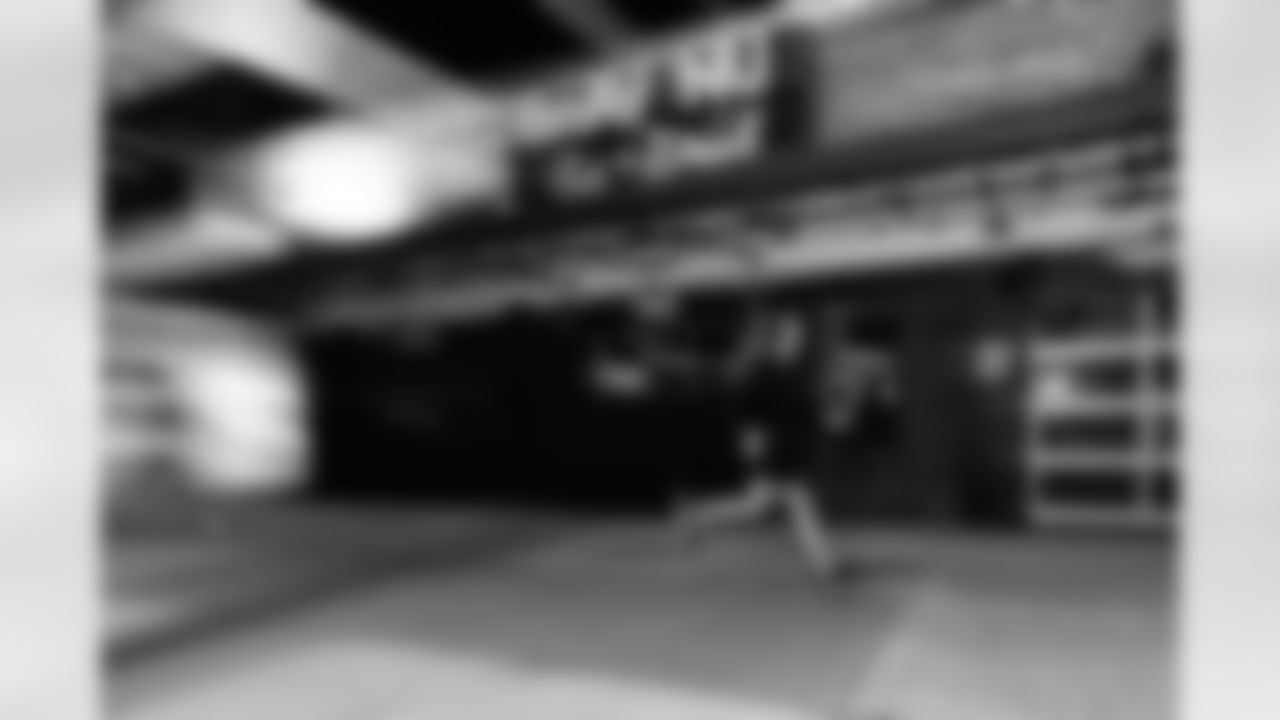 ST. PETERSBURG, FL - November 13, 2025 - Participants during "Bucs Run" Raise The Flags event with Pinellas Run Club at Park & Rec in St. Petersburg. Photo By Doug DeFelice/Tampa Bay Buccaneers