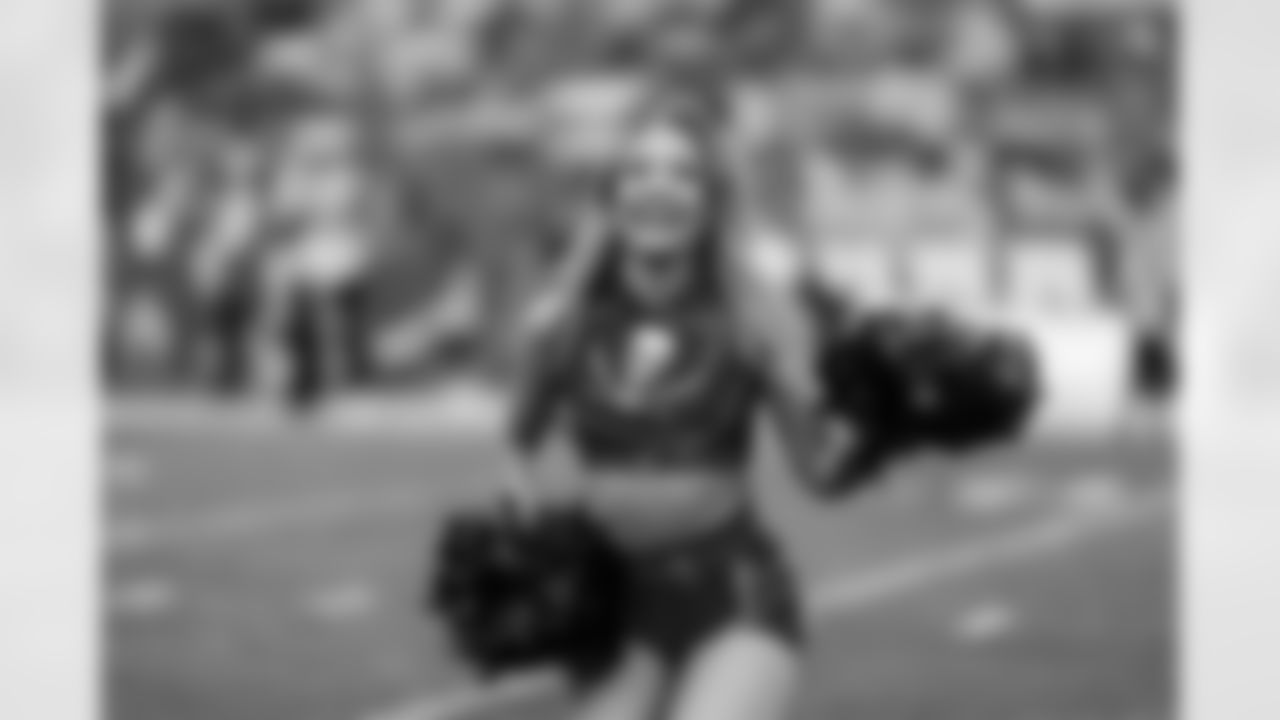 TAMPA, FL - January 03, 2026 - The Carolina Panthers and Tampa Bay Buccaneers play a regular season game at Raymond James Stadium. The Bucs won the game, 16-14. Photo By Tori Richman/Tampa Bay Buccaneers