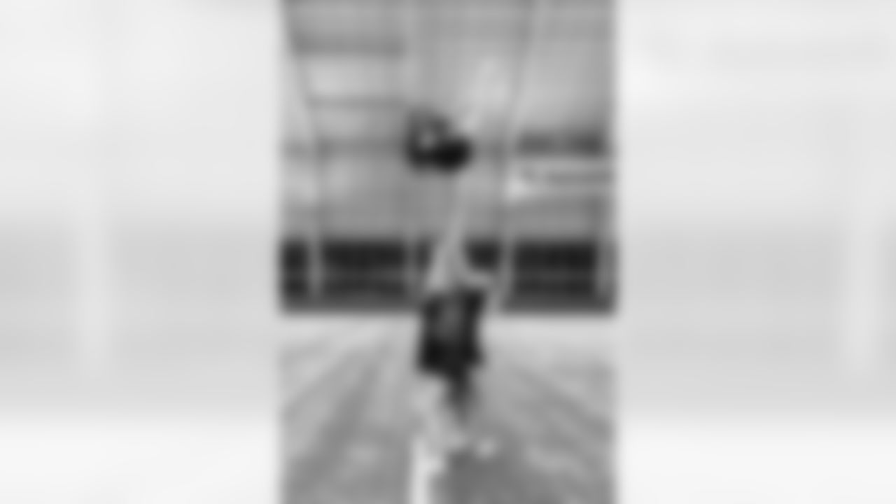 TAMPA, FL - December 04, 2025 - Tampa Bay Buccaneers Cheerleaders field rehearsal at AdventHealth Training Center. Photo By Tori Richman/Tampa Bay Buccaneers