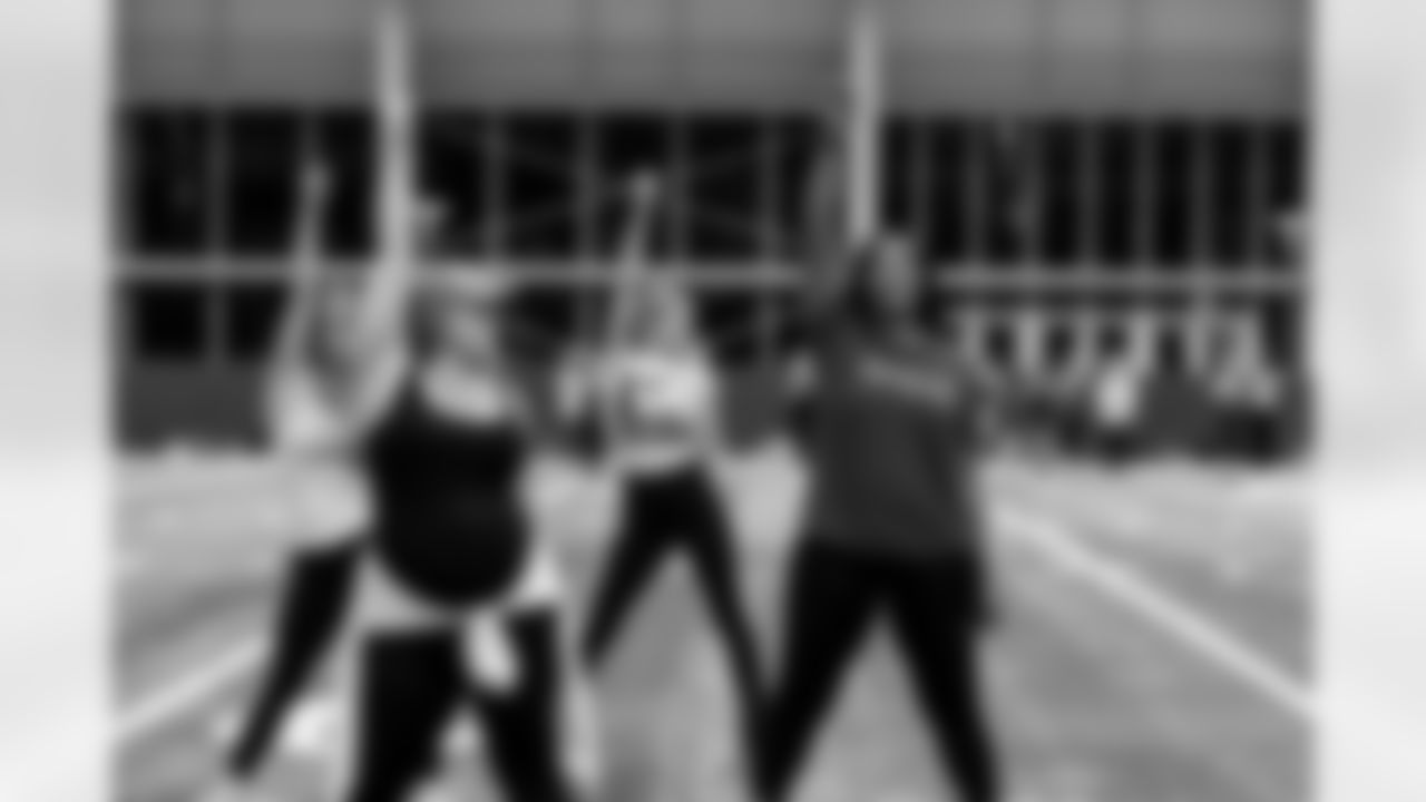 TAMPA, FL - November 19, 2025 - Tampa Bay Buccaneers Cheerleaders and Alumni during Field Rehearsal at AdventHealth Training Center. Photo By Tori Richman/Tampa Bay Buccaneers