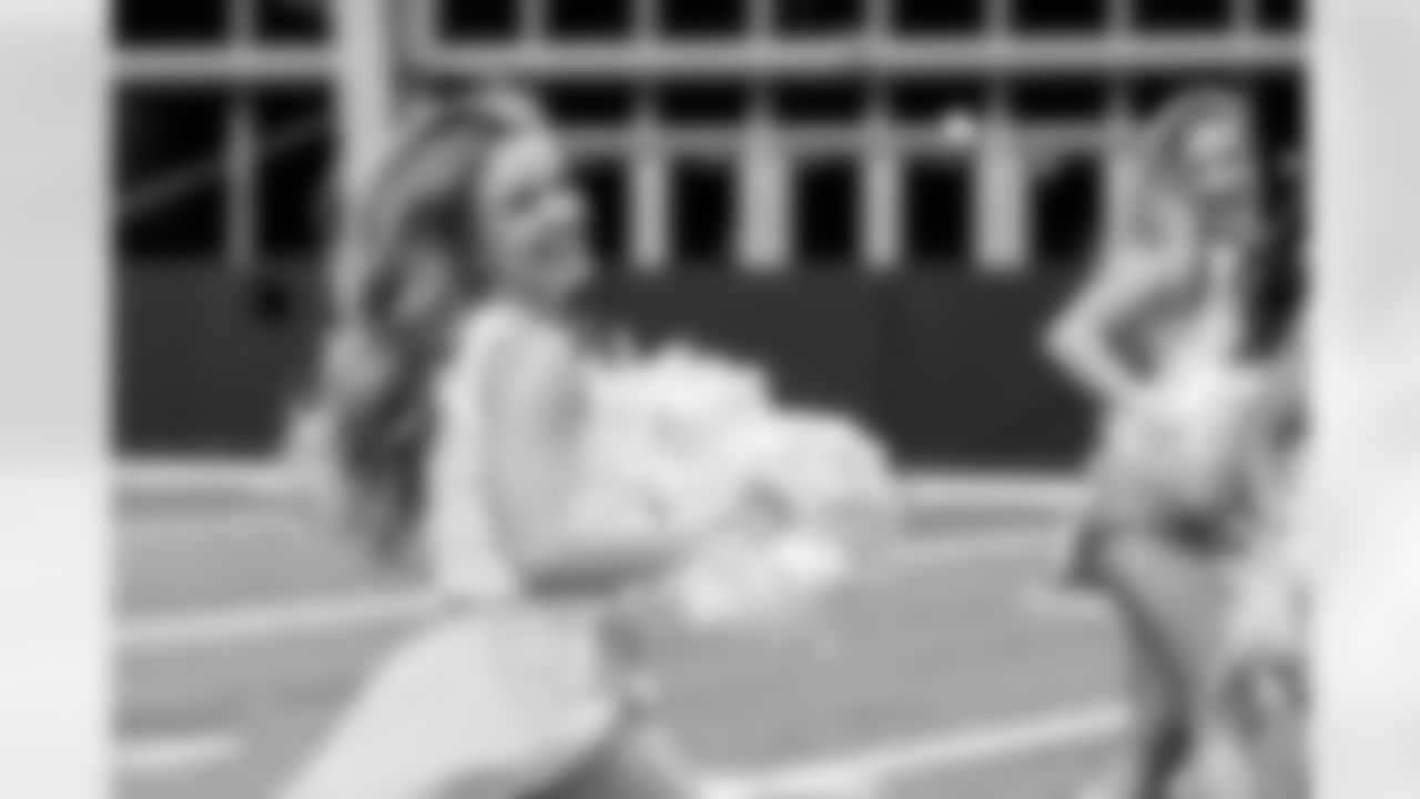 TAMPA, FL - December 09, 2025 - Tampa Bay Buccaneers Cheerleaders during Field Rehearsal at AdventHealth Training Center. Photo By Tori Richman/Tampa Bay Buccaneers