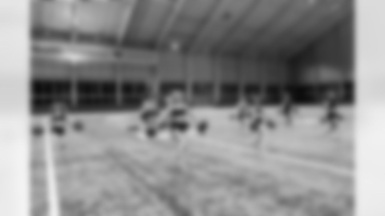 TAMPA, FL - November 20, 2025 - Tampa Bay Buccaneers Cheerleaders during Field Rehearsal at AdventHealth Training Center. Photo By Tori Richman/Tampa Bay Buccaneers