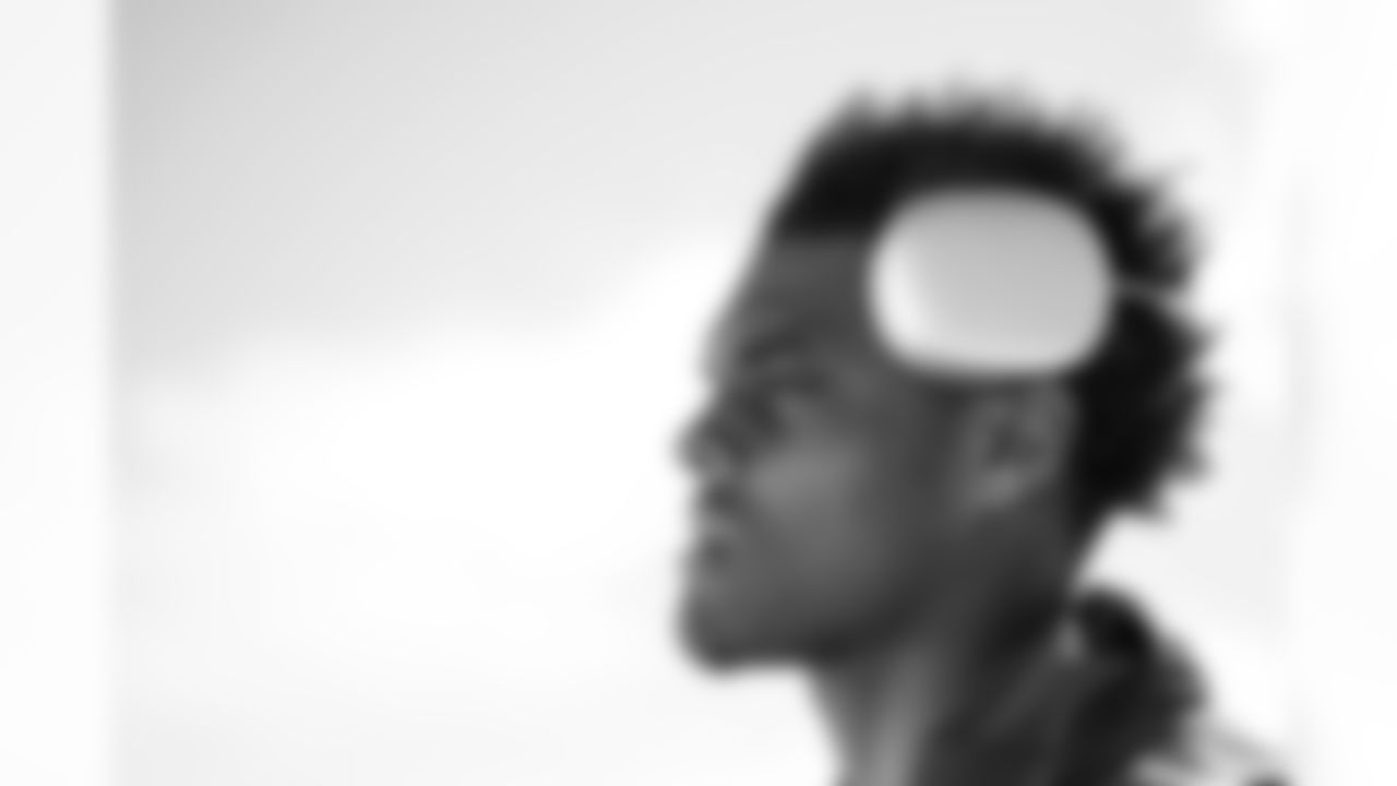 TAMPA, FL - November 22, 2025 - Cornerback Jacob Parrish #25 of the Tampa Bay Buccaneers departs before the game against the Los Angeles Rams. Photo By Tori Richman/Tampa Bay Buccaneers