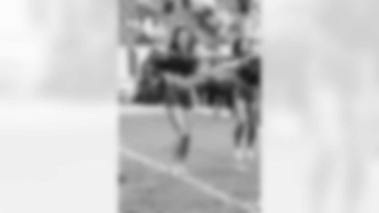 TAMPA, FL - December 07, 2025 - The Tampa Bay Buccaneers and New Orleans Saints during a regular season game at Raymond James Stadium. The Bucs lost the game, 24-20. Photo By Tori Richman/Tampa Bay Buccaneers