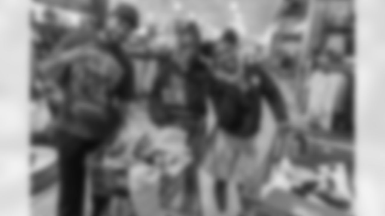 TAMPA, FL - December 16, 2025 - Antoine Winfield Jr. Holiday Shopping Spree at Dick's House of Sport International Plaza. Photo By Mike Carlson/Tampa Bay Buccaneers