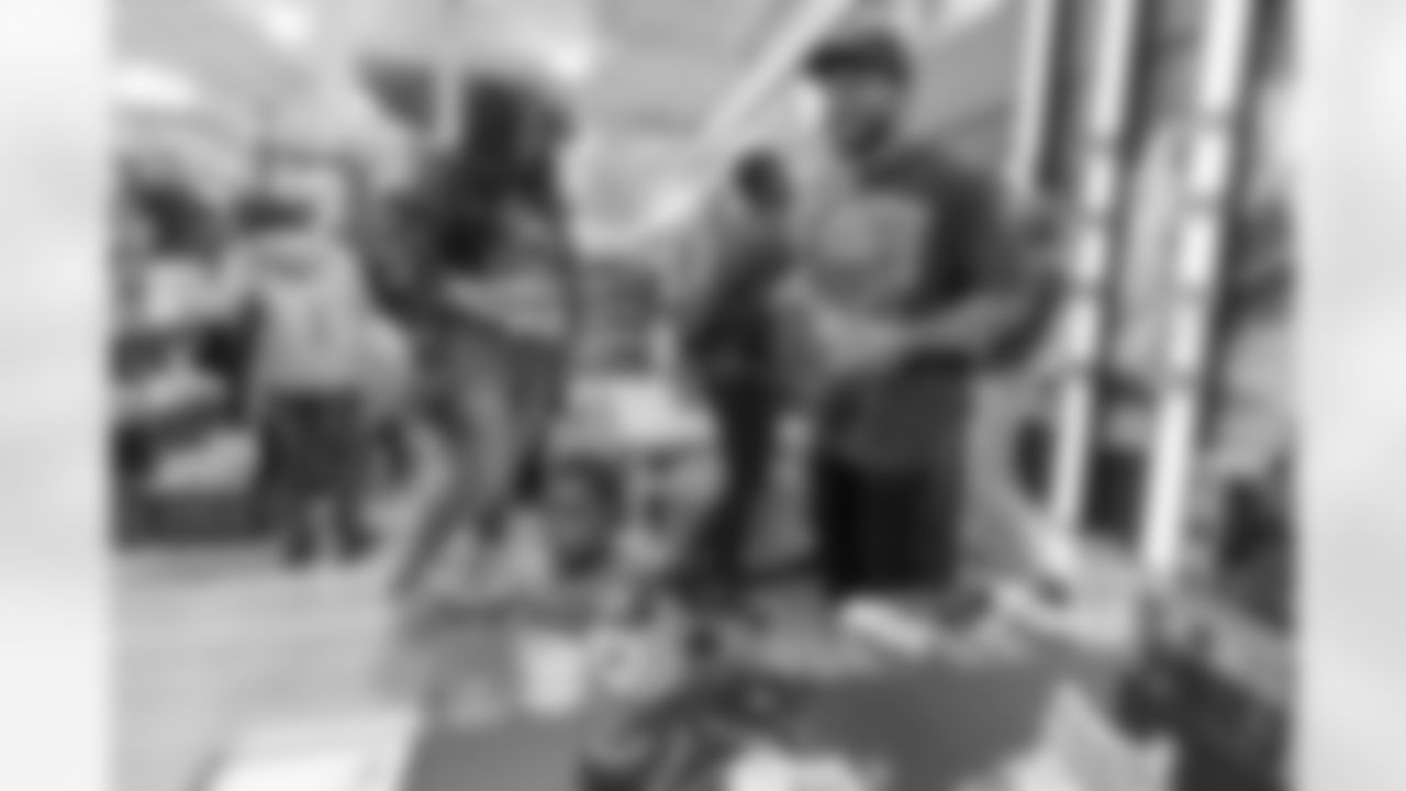 TAMPA, FL - December 16, 2025 - Antoine Winfield Jr. Holiday Shopping Spree at Dick's House of Sport International Plaza. Photo By Mike Carlson/Tampa Bay Buccaneers