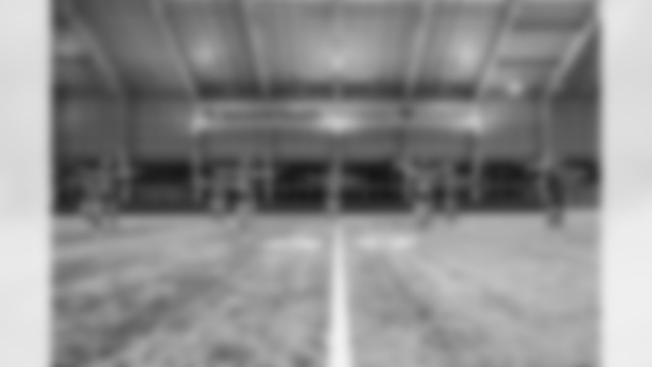 TAMPA, FL - January 02, 2026 - Tampa Bay Buccaneers Cheerleaders field rehearsal at AdventHealth Training Center. Photo By Tori Richman/Tampa Bay Buccaneers