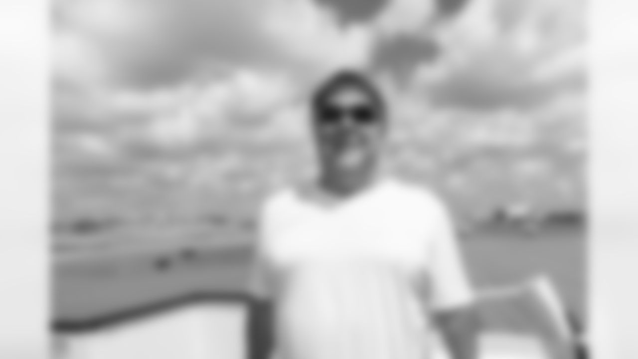 ATLANTA, GA - September 06, 2025 - Luxury Suite Excursion departs for the game between the Tampa Bay Buccaneers and Atlanta Falcons. The Bucs won the game, 23-20. Photo By Doug DeFelice/Tampa Bay Buccaneers