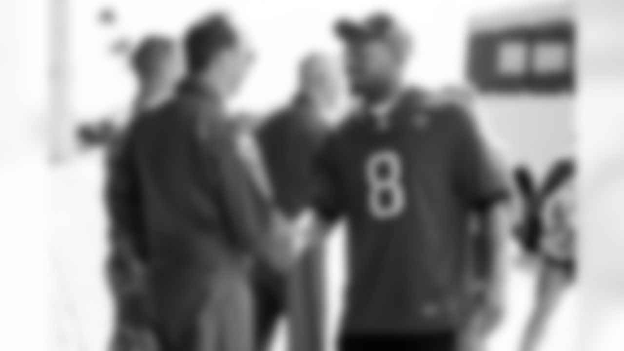 TAMPA, FL - December 02, 2025 - Inside Linebacker SirVocea Dennis #8 of the Tampa Bay Buccaneers during a visit to MacDill Air Force Base. Photo By Kyle Zedaker/Tampa Bay Buccaneers