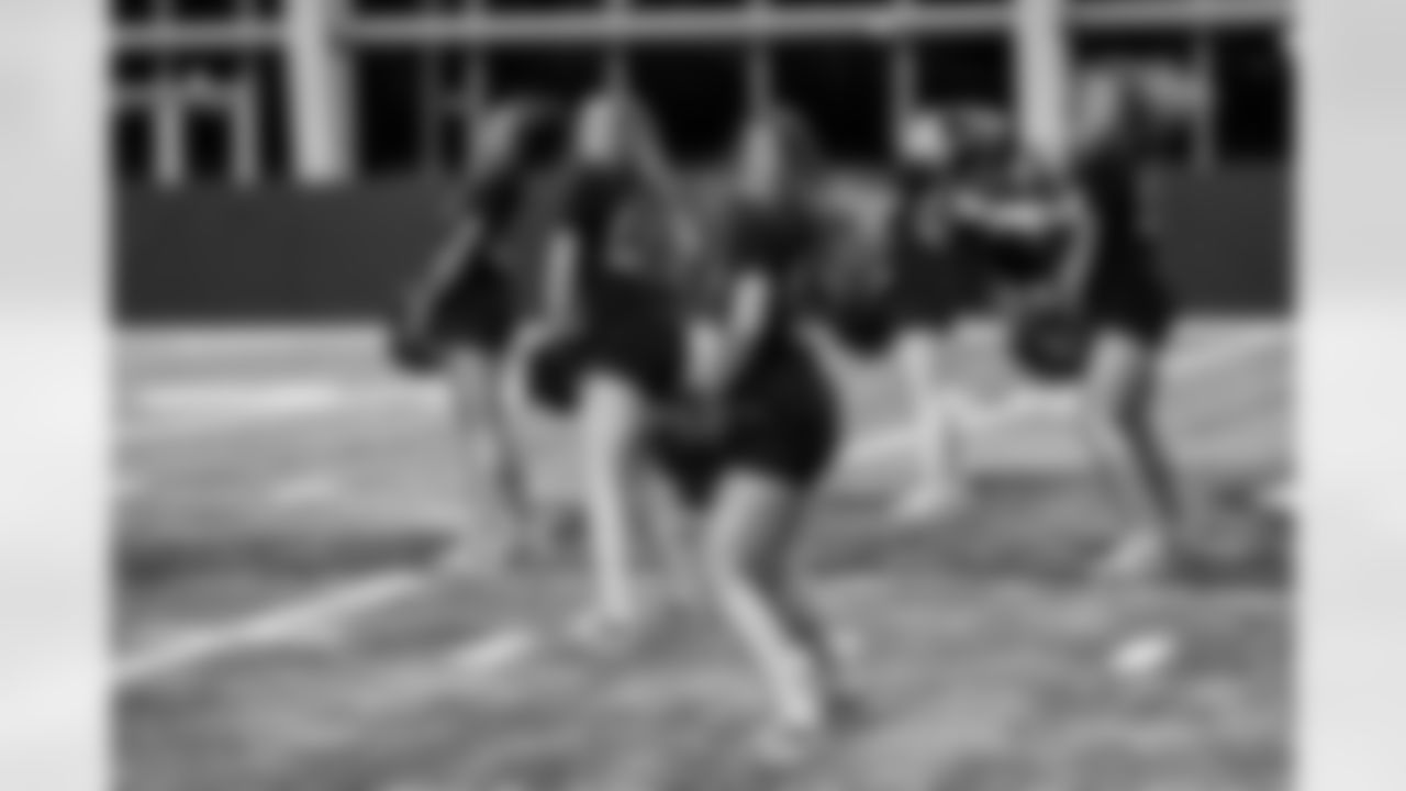 TAMPA, FL - December 04, 2025 - Tampa Bay Buccaneers Cheerleaders field rehearsal at AdventHealth Training Center. Photo By Tori Richman/Tampa Bay Buccaneers