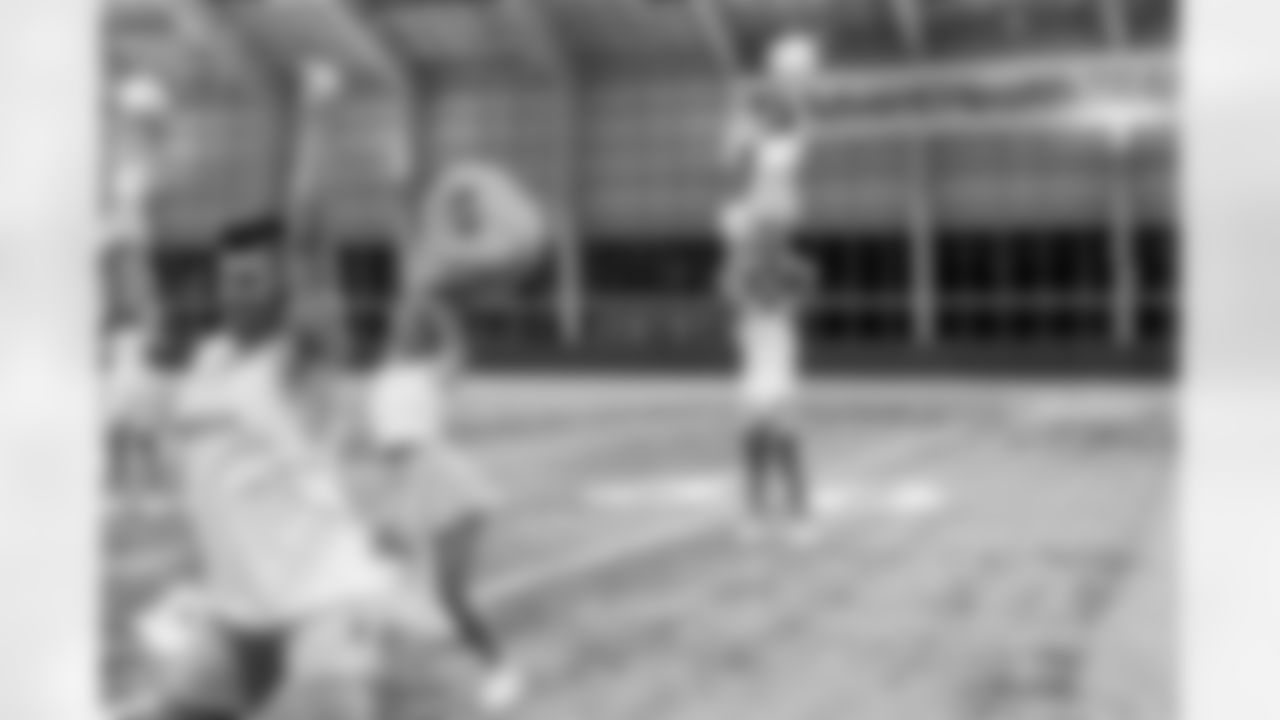 TAMPA, FL - December 09, 2025 - Tampa Bay Buccaneers Cheerleaders during Field Rehearsal at AdventHealth Training Center. Photo By Tori Richman/Tampa Bay Buccaneers