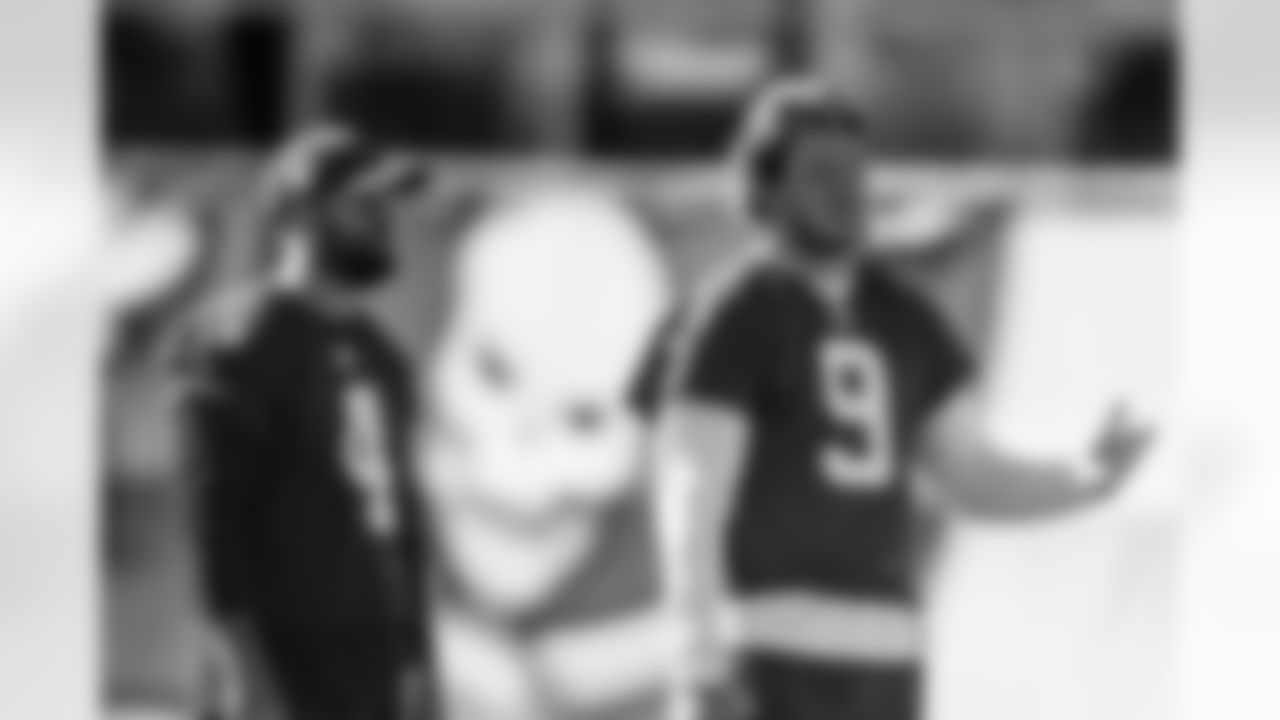 TAMPA, FL - November 13, 2025 - Kicker Chase McLaughlin #4 and Punter Riley Dixon #9 of the Tampa Bay Buccaneers during practice at AdventHealth Training Center. Photo By Kyle Zedaker/Tampa Bay Buccaneers