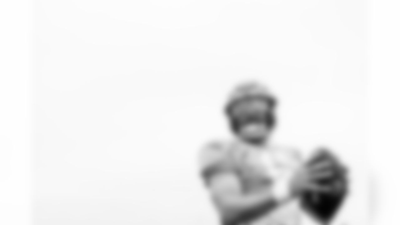 TAMPA, FL - November 06, 2025 - Quarterback Baker Mayfield #6 of the Tampa Bay Buccaneers during practice at AdventHealth Training Center. Photo By Tori Richman/Tampa Bay Buccaneers