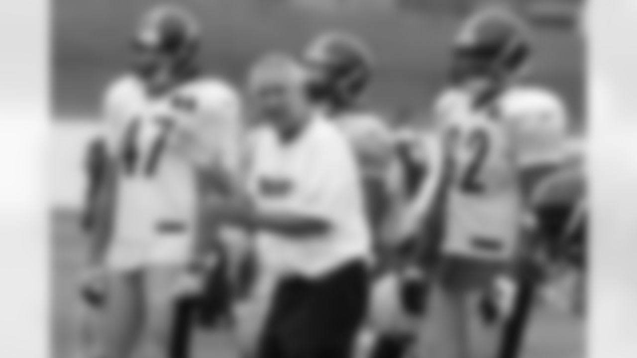 Pittsburgh Steelers special teams coach Danny Smith, center, at practice during NFL football training camp at the team training facility in Latrobe, Pa. on Wednesday, July 31, 2013 . (AP Photo/Keith Srakocic)