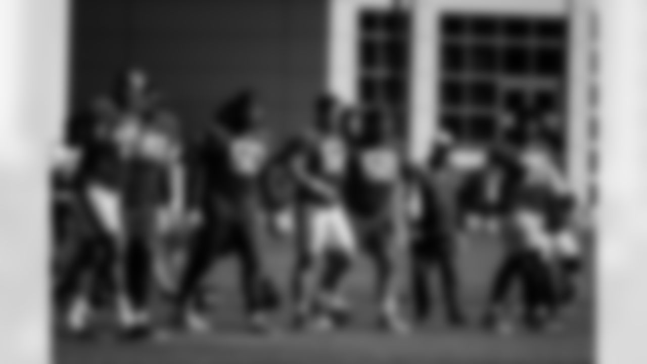 TAMPA, FL - November 28, 2025 - The Tampa Bay Buccaneers offensive line during practice at AdventHealth Training Center. Photo By Kyle Zedaker/Tampa Bay Buccaneers