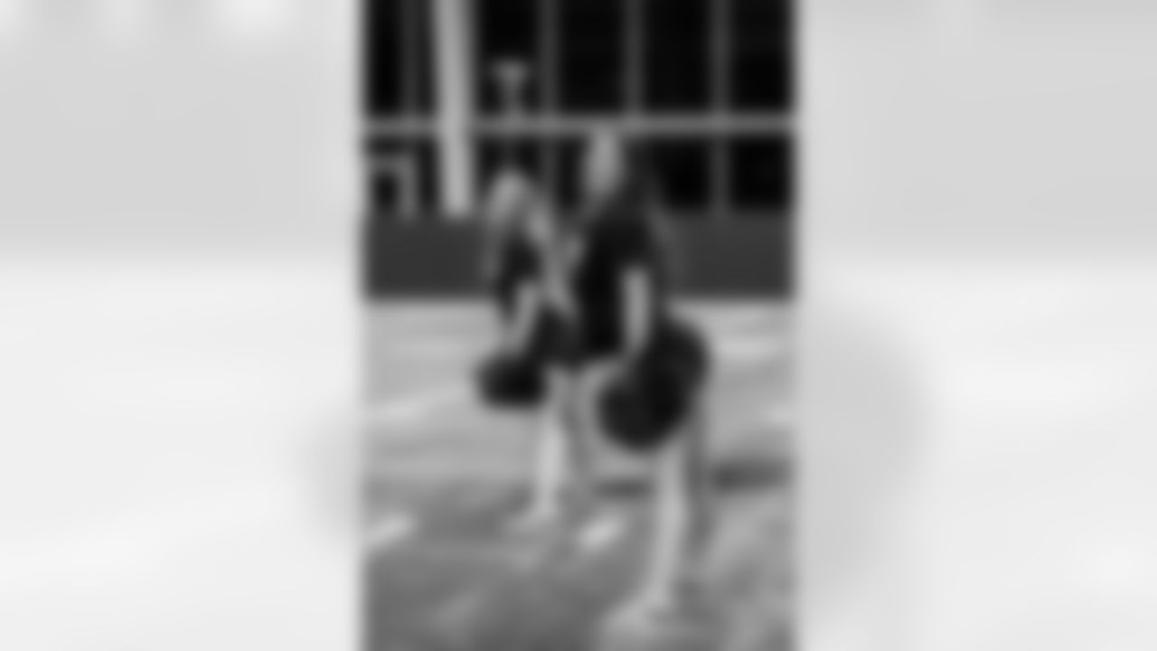 TAMPA, FL - December 04, 2025 - Tampa Bay Buccaneers Cheerleaders field rehearsal at AdventHealth Training Center. Photo By Tori Richman/Tampa Bay Buccaneers