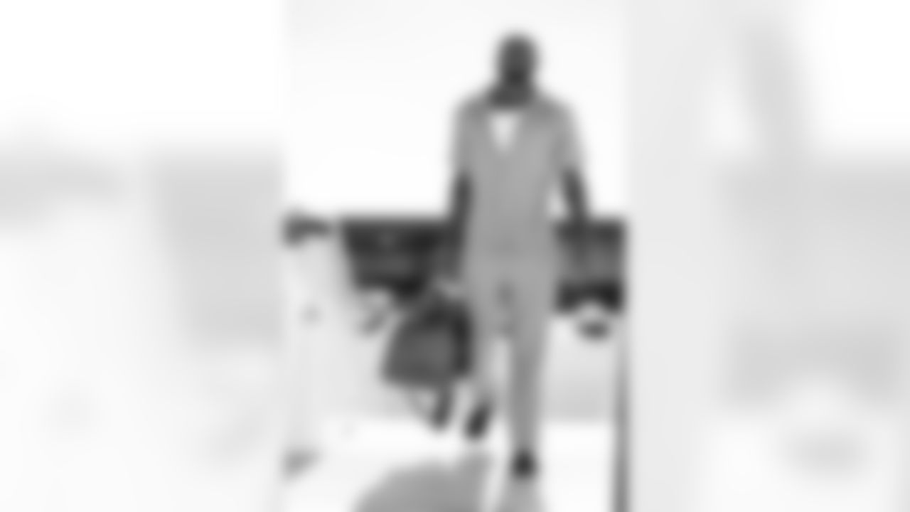 TAMPA, FL - November 15, 2025 - Cornerback Jamel Dean #35 of the Tampa Bay Buccaneers departs before the Bucs' game against the Buffalo Bills. Photo By Tori Richman/Tampa Bay Buccaneers