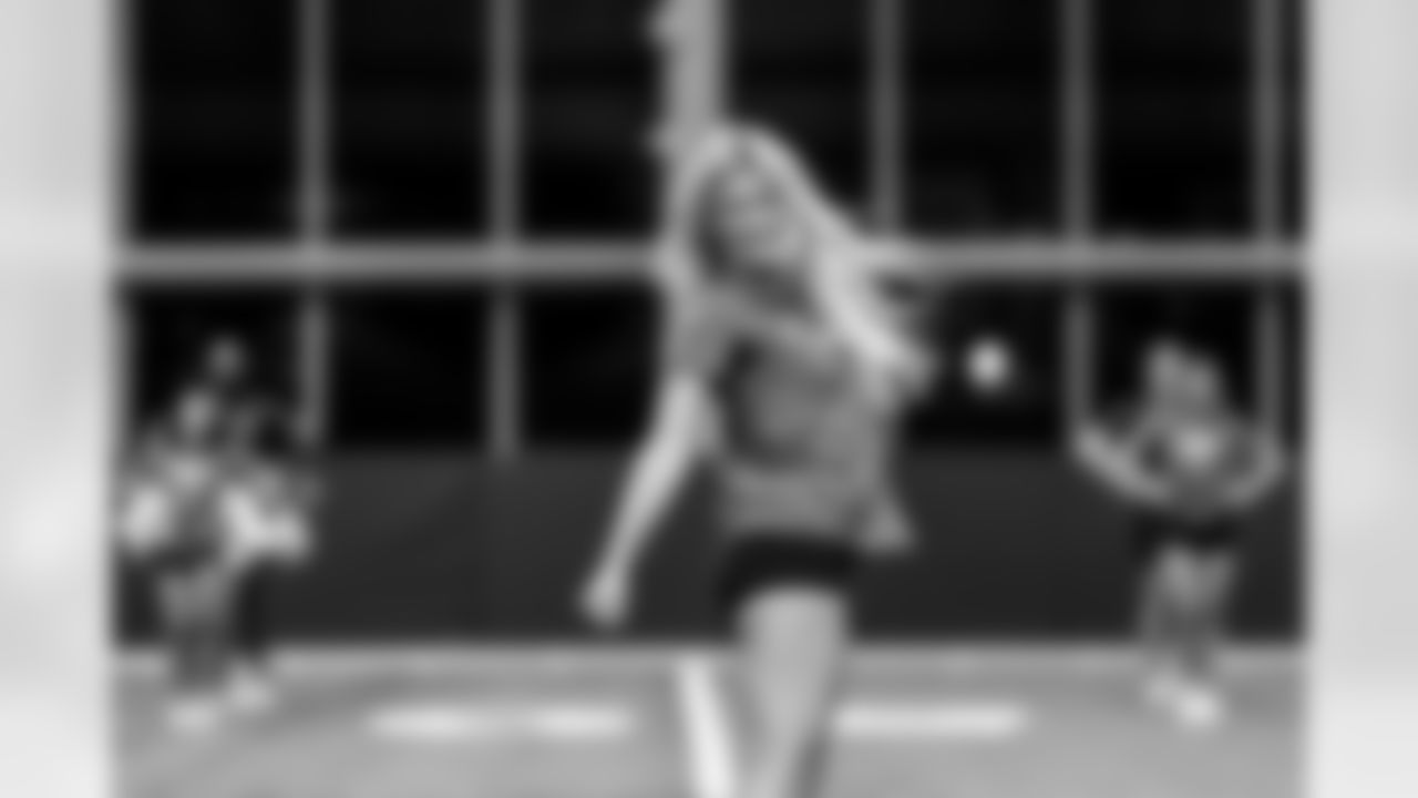 TAMPA, FL - November 06, 2025 - Tampa Bay Buccaneers Cheerleaders during Field Rehearsal at AdventHealth Training Center. Photo By Tori Richman/Tampa Bay Buccaneers