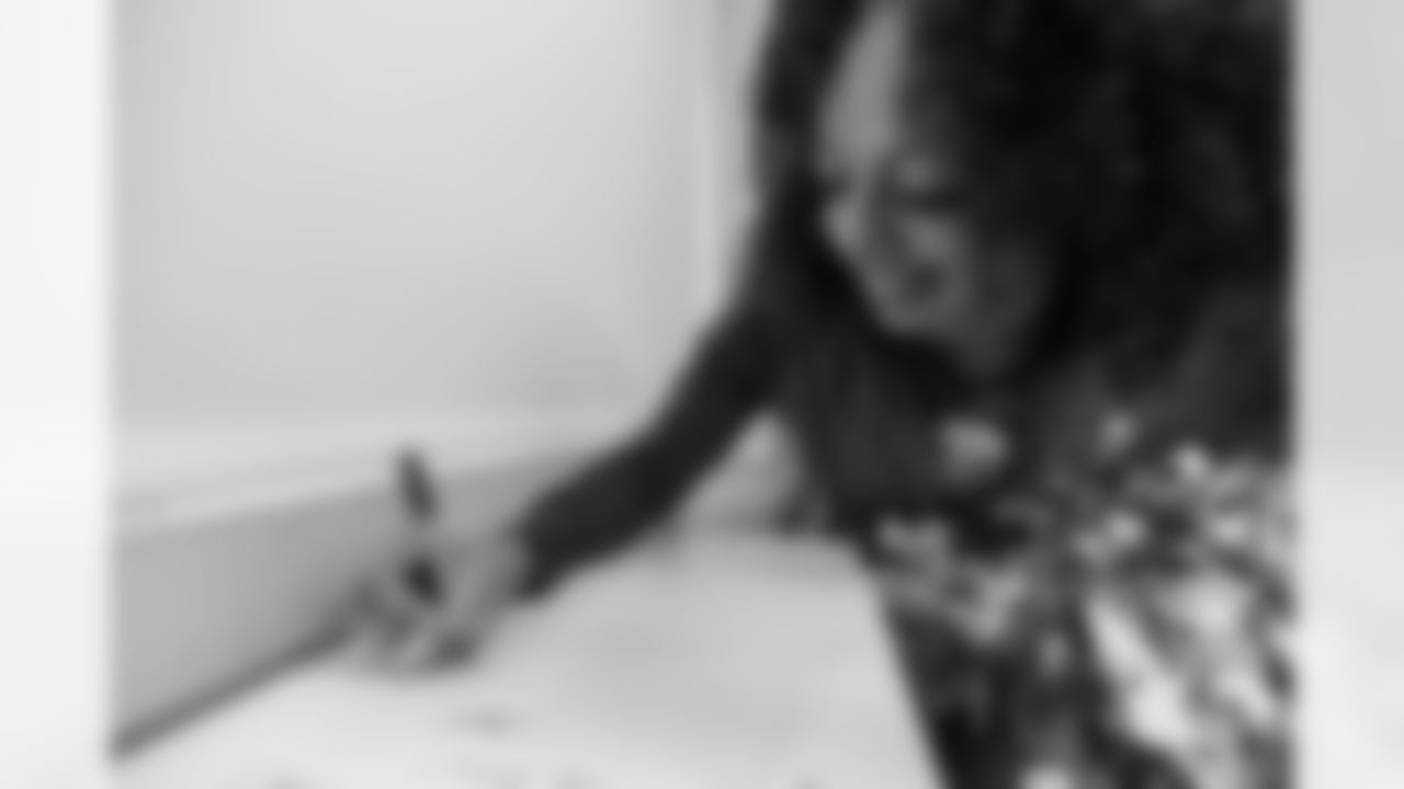 TAMPA, FL - March 03, 2026 - Tampa Bay Buccaneers Cheerleaders during the National Reading Month celebration hosted by The Tampa Bay Buccaneers and Dr. Seuss Enterprises at Potter Elementary School. Photo By Doug DeFelice/Tampa Bay Buccaneers