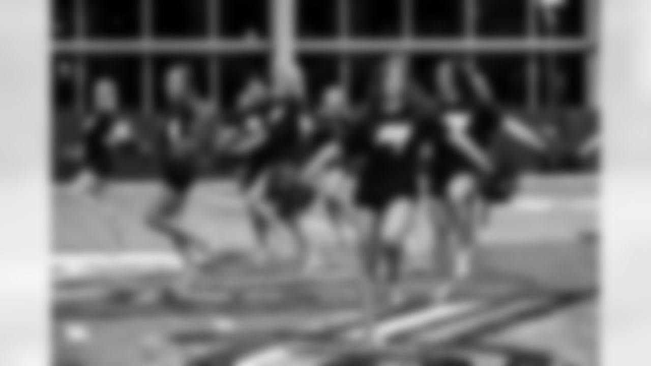 TAMPA, FL - December 04, 2025 - Tampa Bay Buccaneers Cheerleaders field rehearsal at AdventHealth Training Center. Photo By Tori Richman/Tampa Bay Buccaneers