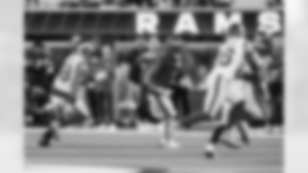 INGLEWOOD, CA - November 23, 2025 - Running Back Rachaad White #1 of the Tampa Bay Buccaneers during the game between the Tampa Bay Buccaneers and Los Angeles Rams. The Bucs lost the game, 34-7. Photo By Tori Richman/Tampa Bay Buccaneers