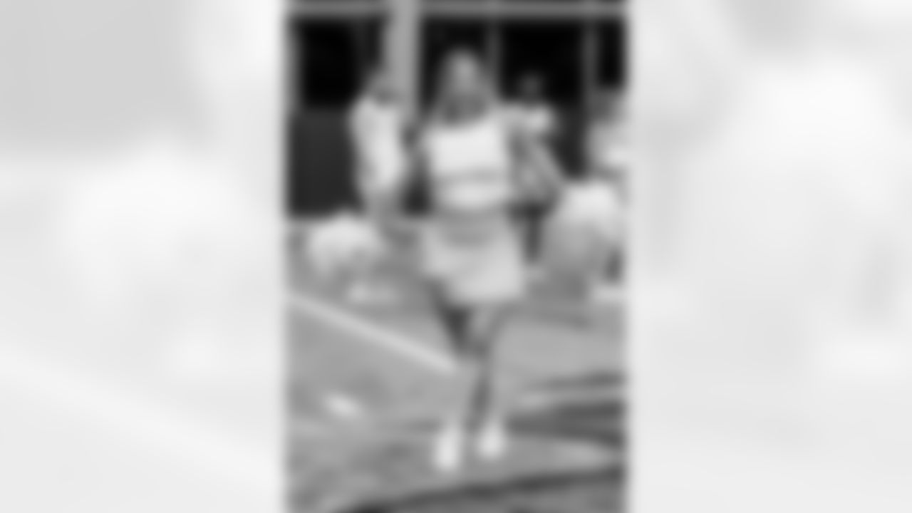 TAMPA, FL - December 09, 2025 - Tampa Bay Buccaneers Cheerleaders during Field Rehearsal at AdventHealth Training Center. Photo By Tori Richman/Tampa Bay Buccaneers