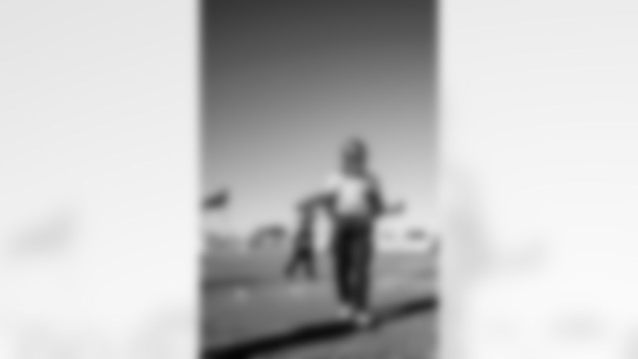 TAMPA, FL - December 31, 2025 - Week 18 Practice at AdventHealth Training Center. Photo By Tori Richman/Tampa Bay Buccaneers