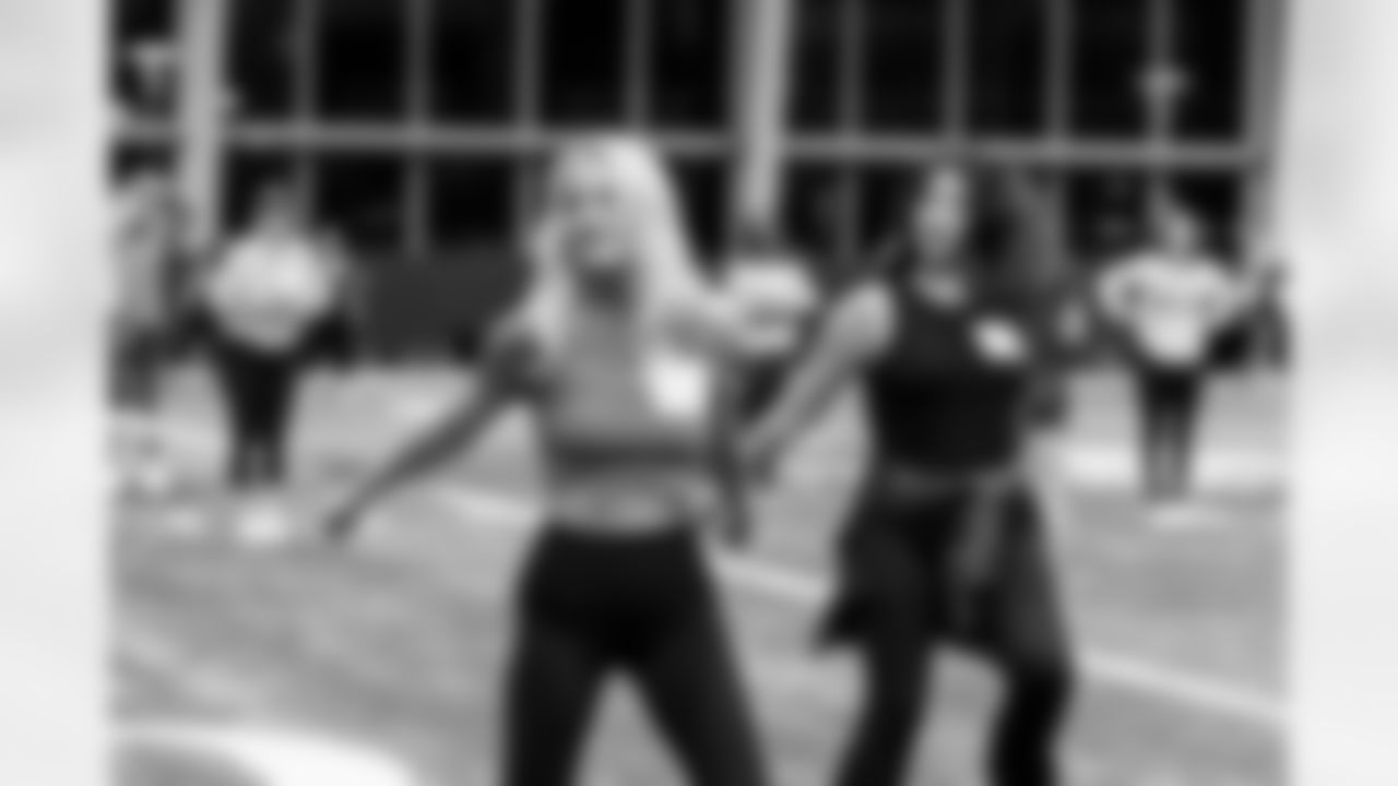 TAMPA, FL - November 19, 2025 - Tampa Bay Buccaneers Cheerleaders and Alumni during Field Rehearsal at AdventHealth Training Center. Photo By Tori Richman/Tampa Bay Buccaneers