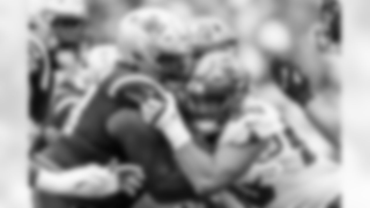 TAMPA, FL - November 09, 2025 - Defensive Lineman Logan Hall #90 of the Tampa Bay Buccaneers during the game between the New England Patriots and Tampa Bay Buccaneers. The Bucs lost the game, 28-23. Photo By Doug DeFelice/Tampa Bay Buccaneers