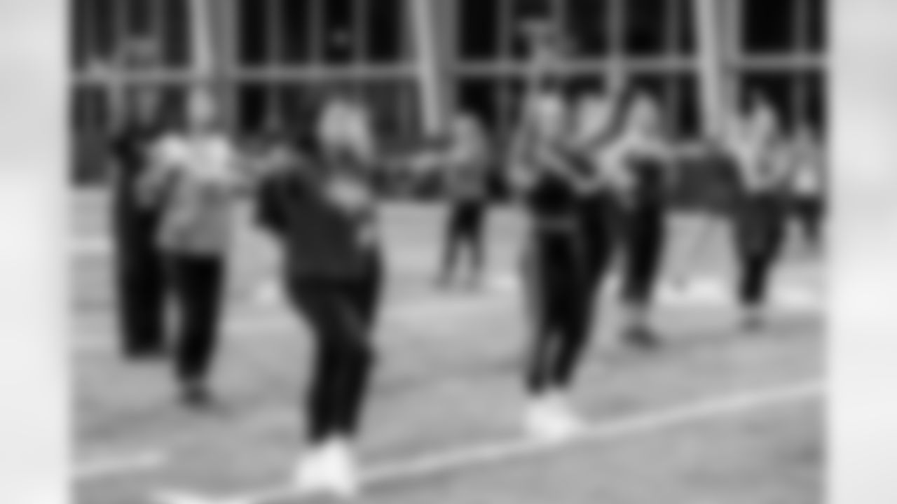 TAMPA, FL - November 19, 2025 - Tampa Bay Buccaneers Cheerleaders and Alumni during Field Rehearsal at AdventHealth Training Center. Photo By Tori Richman/Tampa Bay Buccaneers