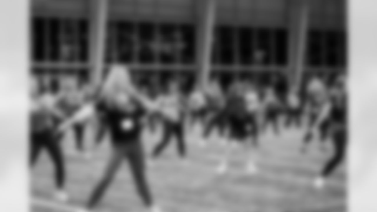 TAMPA, FL - November 19, 2025 - Tampa Bay Buccaneers Cheerleaders and Alumni during Field Rehearsal at AdventHealth Training Center. Photo By Tori Richman/Tampa Bay Buccaneers