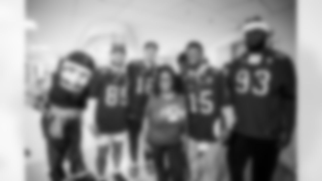 ST. PETERSBURG, FL - December 16, 2025 - Rookie Club visit to Johns Hopkins All Children's Hospital. Photo By Tori Richman/Tampa Bay Buccaneers