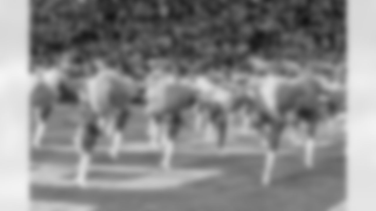 TAMPA, FL - December 11, 2025 - The Tampa Bay Buccaneers and Atlanta Falcons during a regular season game at Raymond James Stadium. The Bucs lost the game, 29-28. Photo By Mike Carlson/Tampa Bay Buccaneers