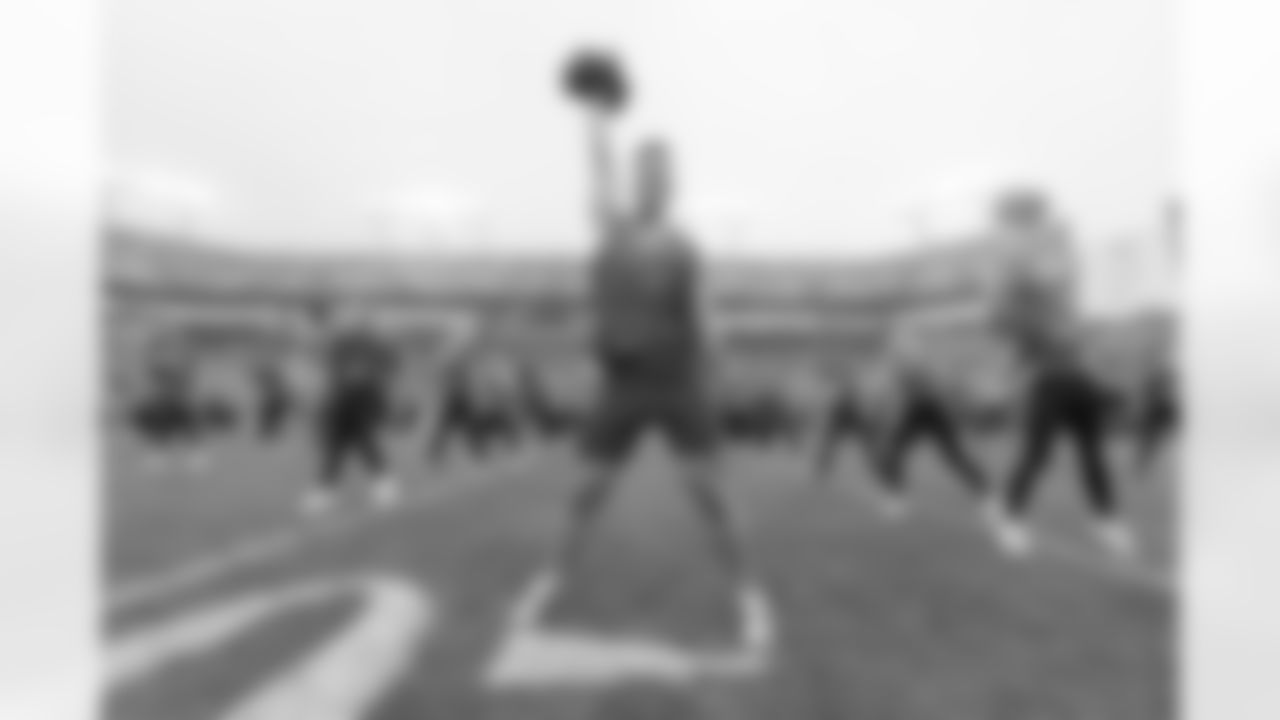 TAMPA, FL - December 07, 2025 - The Tampa Bay Buccaneers and New Orleans Saints during a regular season game at Raymond James Stadium. The Bucs lost the game, 24-20. Photo By Doug DeFelice/Tampa Bay Buccaneers