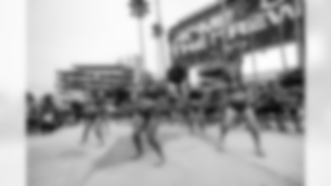 TAMPA, FL - January 03, 2026 - The Carolina Panthers and Tampa Bay Buccaneers play a regular season game at Raymond James Stadium. The Bucs won the game, 16-14. Photo By Dave Pullis/Tampa Bay Buccaneers