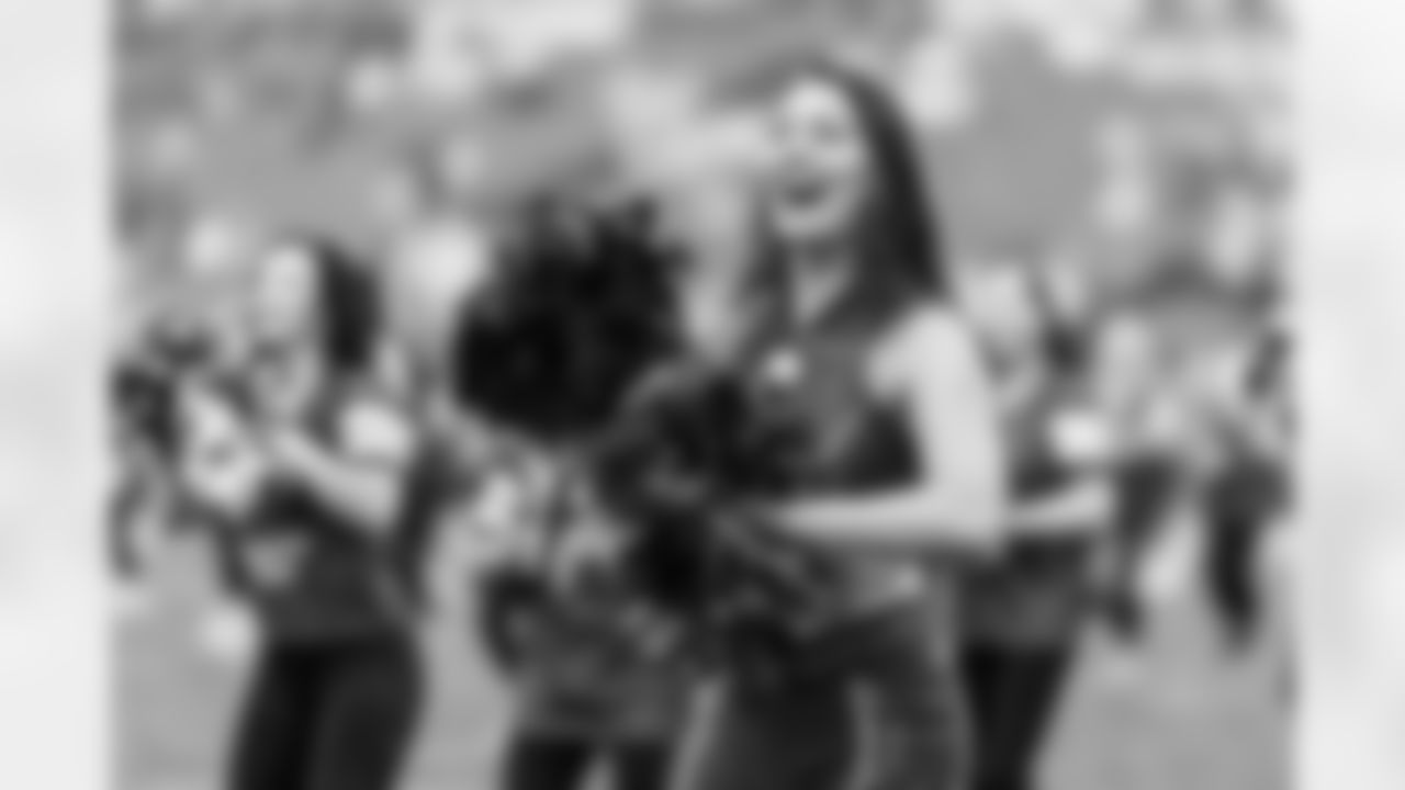 TAMPA, FL - December 07, 2025 - The Tampa Bay Buccaneers and New Orleans Saints during a regular season game at Raymond James Stadium. The Bucs lost the game, 24-20. Photo By Tori Richman/Tampa Bay Buccaneers