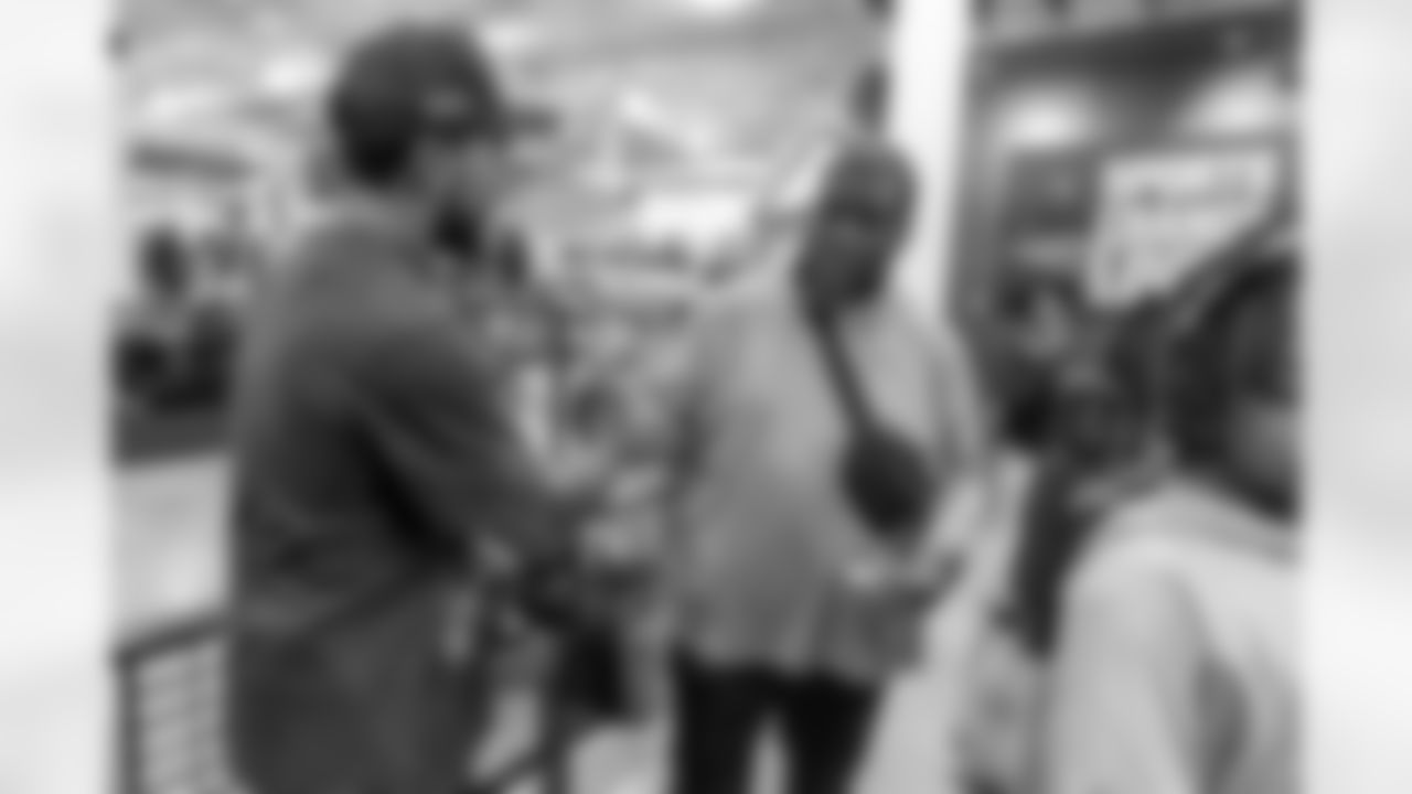 TAMPA, FL - December 16, 2025 - Antoine Winfield Jr. Holiday Shopping Spree at Dick's House of Sport International Plaza. Photo By Mike Carlson/Tampa Bay Buccaneers