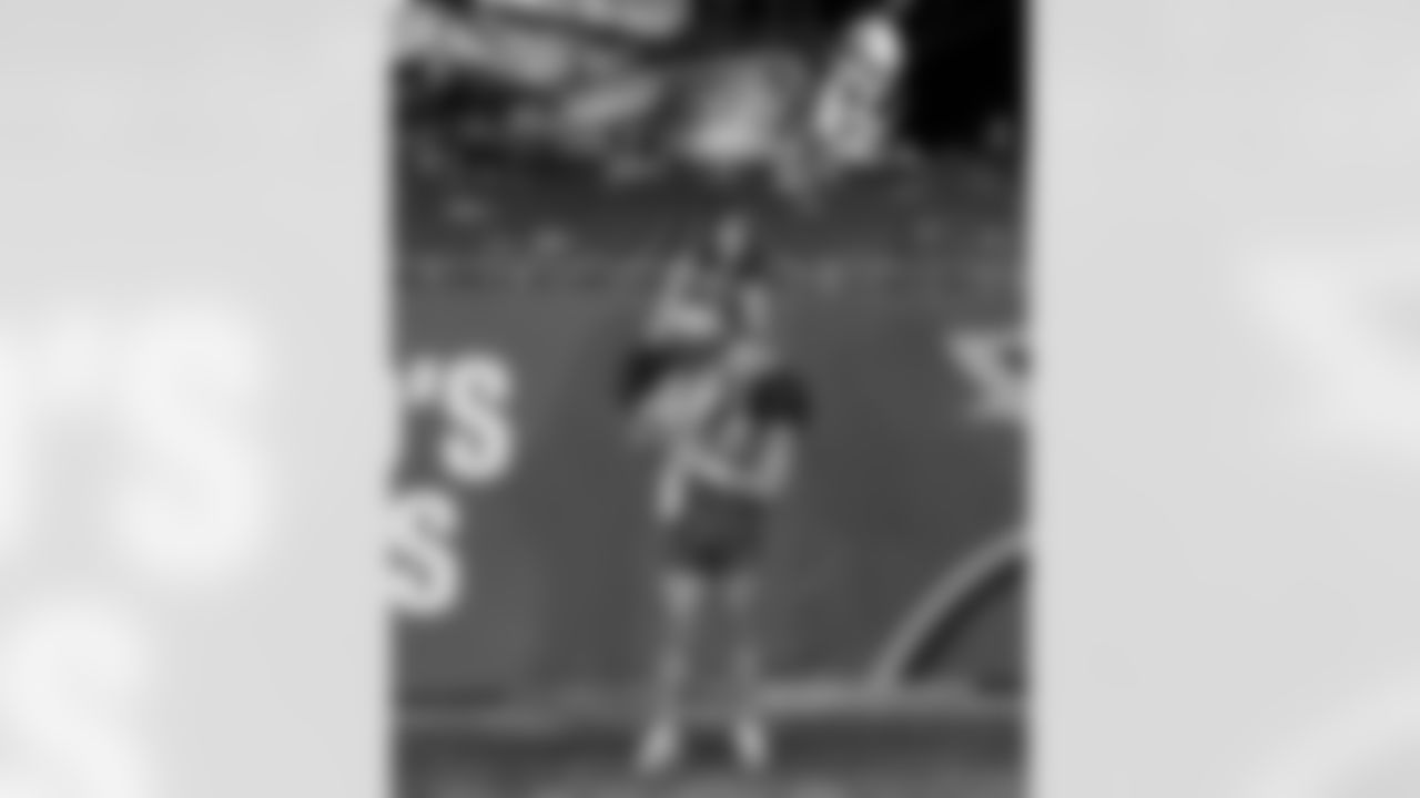 TAMPA, FL - January 03, 2026 - The Carolina Panthers and Tampa Bay Buccaneers play a regular season game at Raymond James Stadium. The Bucs won the game, 16-14. Photo By Doug DeFelice/Tampa Bay Buccaneers