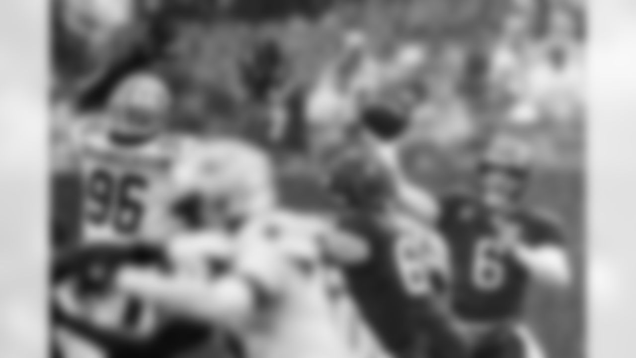 TAMPA, FL - December 07, 2025 - The Tampa Bay Buccaneers and New Orleans Saints play a regular season game at Raymond James Stadium. The Bucs lost the game, 24-20. Photo By Kyle Zedaker/Tampa Bay Buccaneers