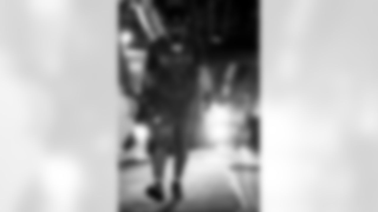 TAMPA, FL - November 09, 2025 - Safety Antoine Winfield Jr. #31 of the Tampa Bay Buccaneers before the game between the New England Patriots and Tampa Bay Buccaneers. The Bucs lost the game, 28-23. Photo By Kyle Zedaker/Tampa Bay Buccaneers