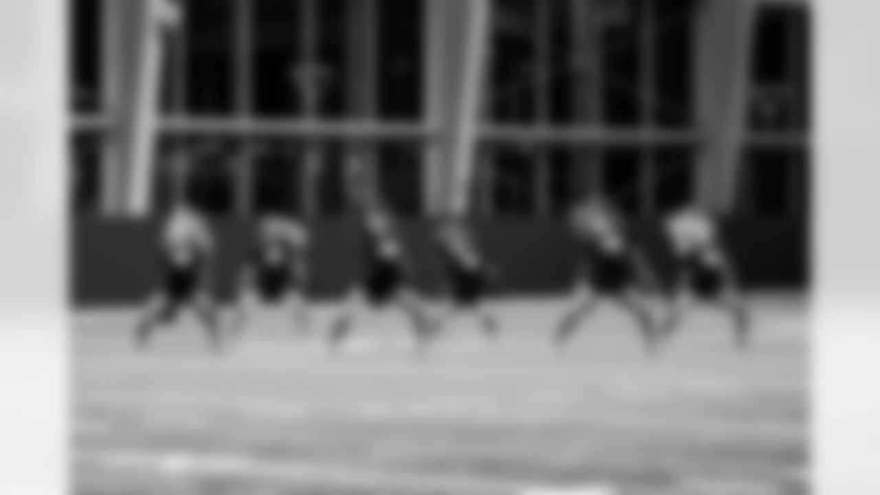 TAMPA, FL - December 04, 2025 - Tampa Bay Buccaneers Cheerleaders field rehearsal at AdventHealth Training Center. Photo By Tori Richman/Tampa Bay Buccaneers